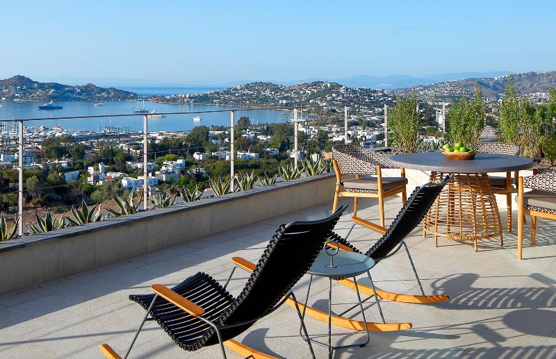 Номер Стандарт, St James