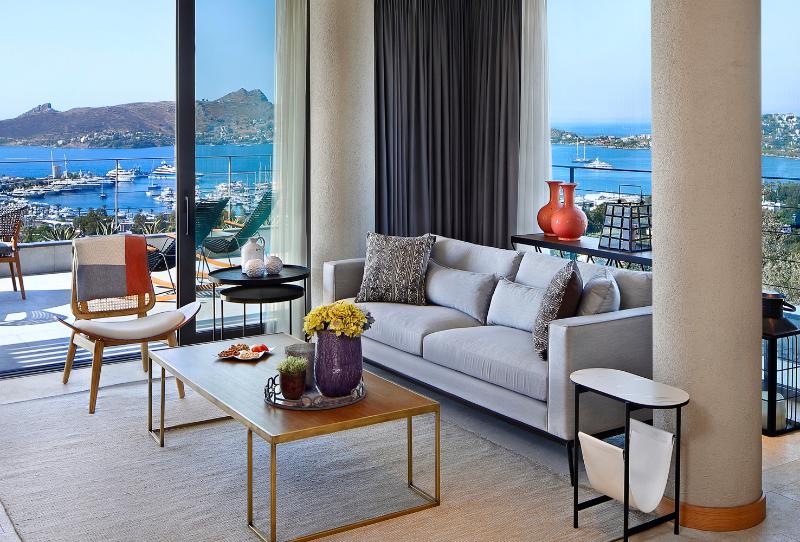 Номер Стандарт, St James