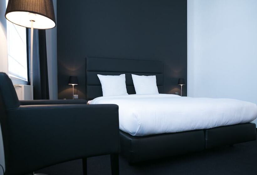 Номер Стандарт, St James