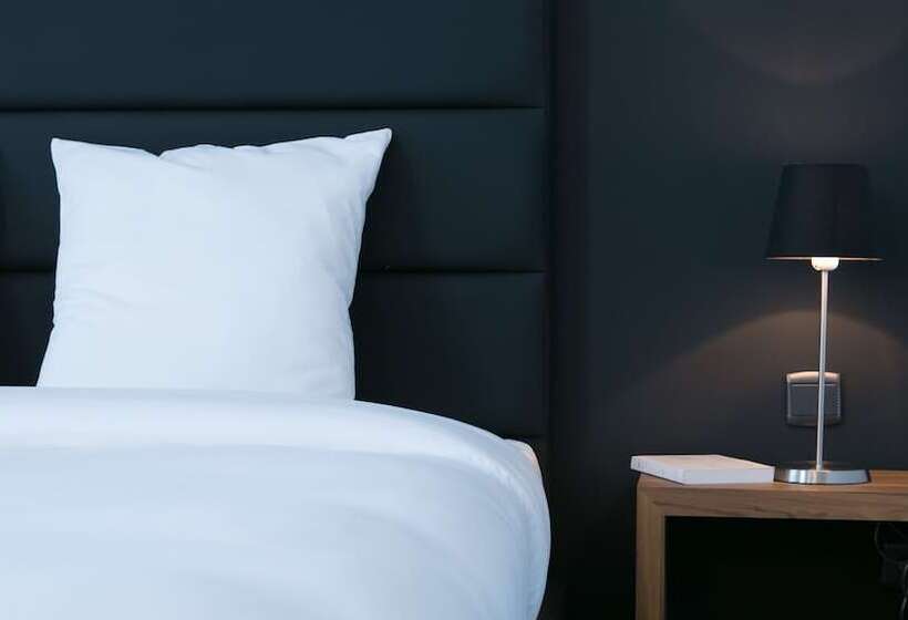 Номер Стандарт, St James