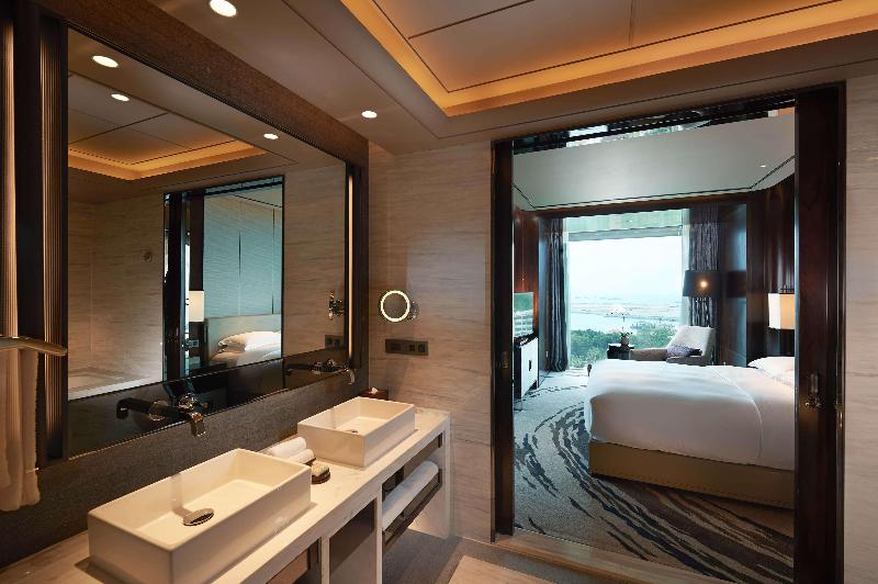 استودیوی استاندارد, The York By Swissbel