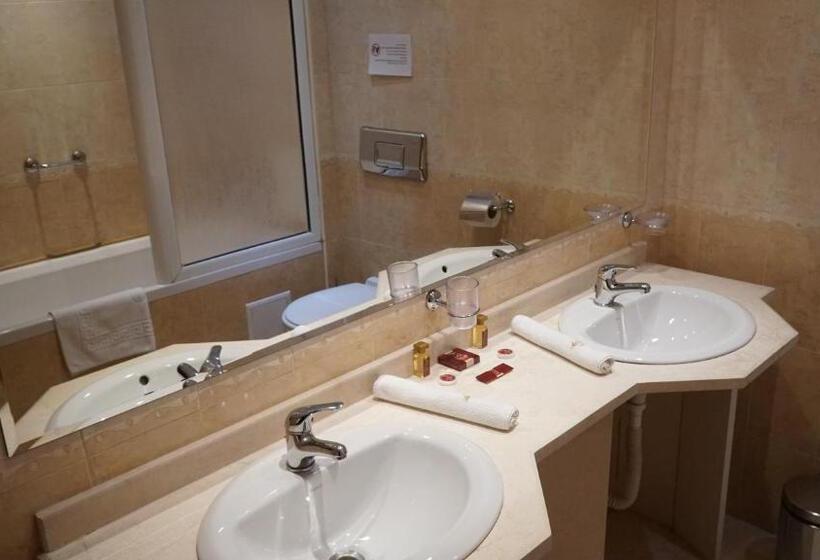 חדר דלוקס, Troyan Plaza