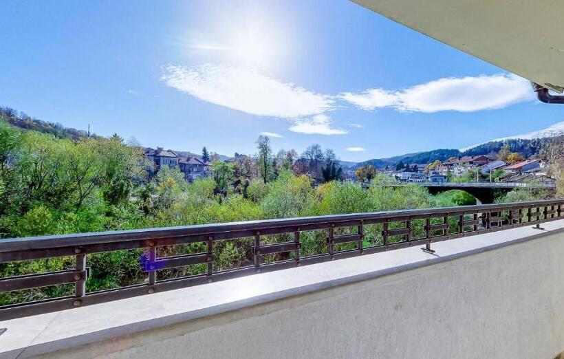 חדר דלוקס, Troyan Plaza