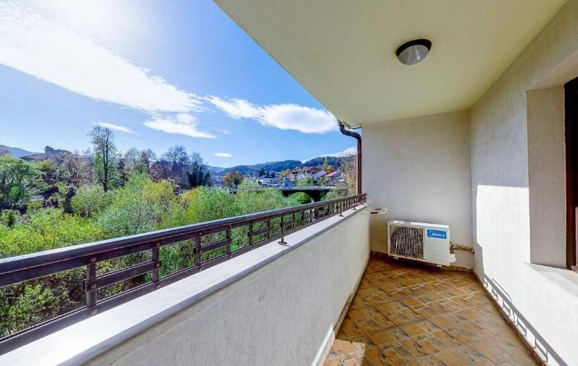 חדר דלוקס, Troyan Plaza