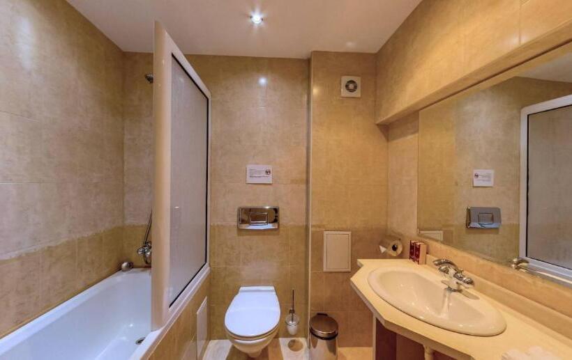 סוויטה, Troyan Plaza