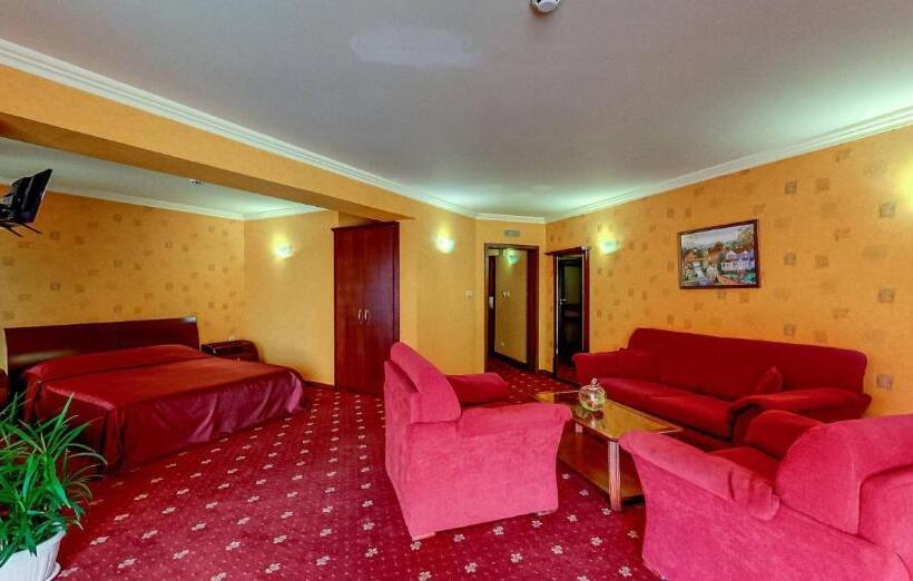 סוויטה, Troyan Plaza