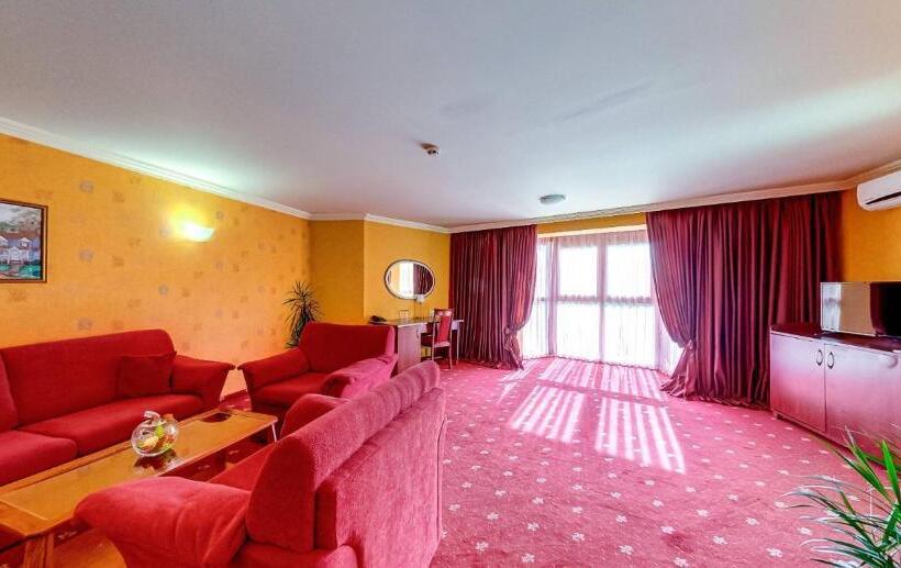 סוויטה, Troyan Plaza