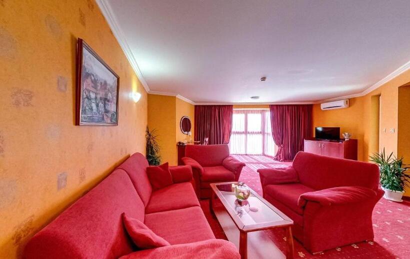 סוויטה, Troyan Plaza