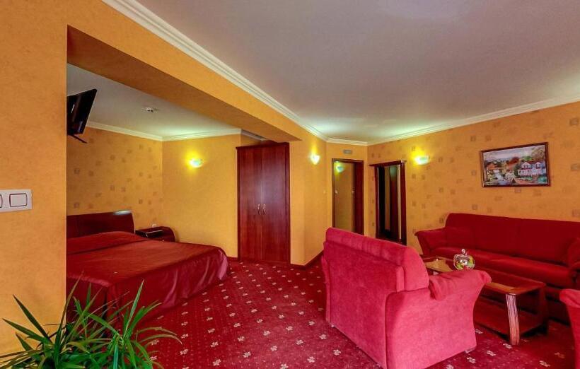 סוויטה, Troyan Plaza