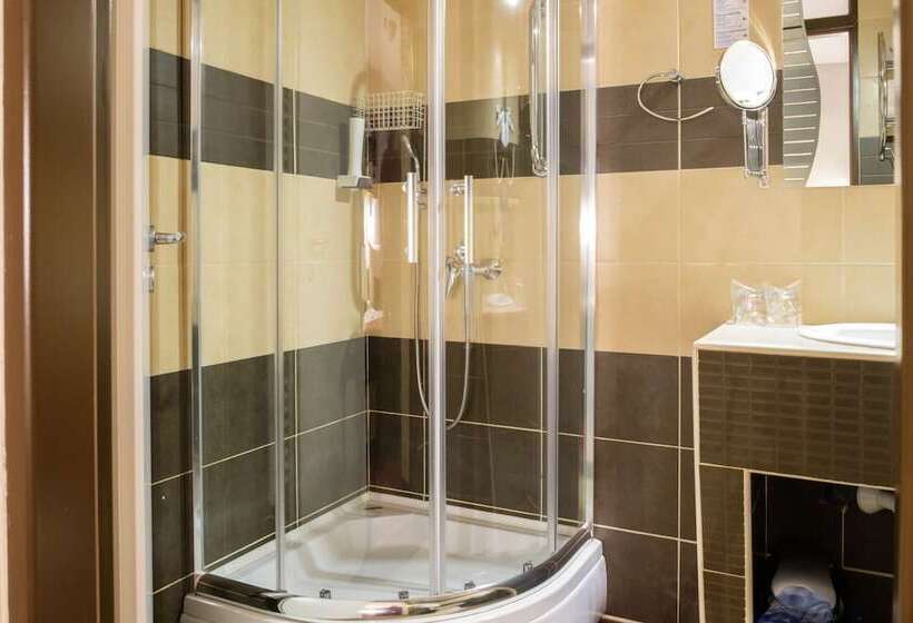 اتاق خانوادگی, Villa Harmony