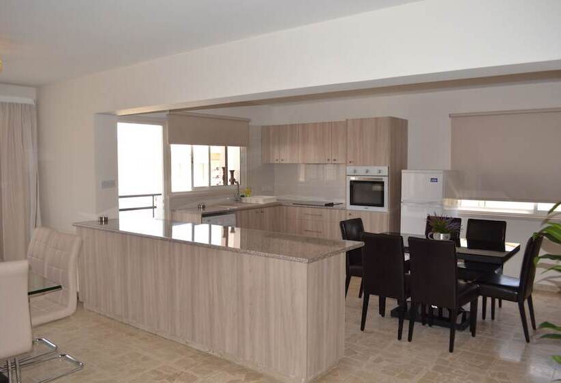 סוויטת 3 חדרי שינה, Marianna Hotel Apartments