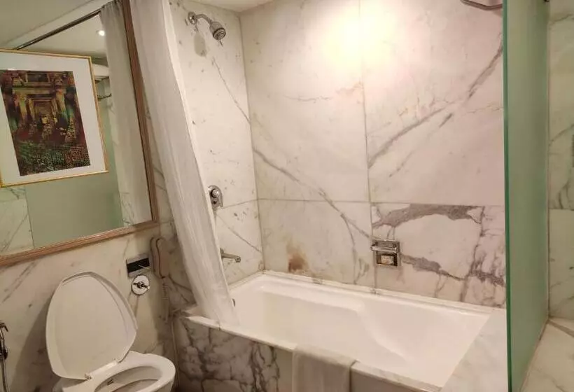 سوییت, Pride Plaza Hotel, Ahmedabad