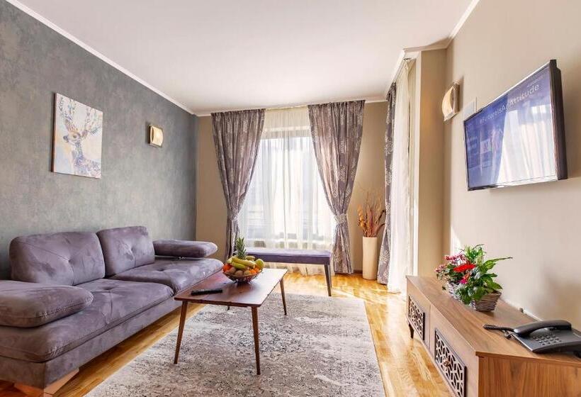 شقة غرفة واحدة, Murite Park