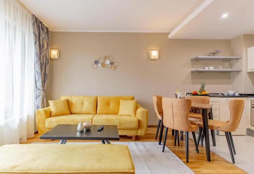 شقة غرفة واحدة, Murite Park