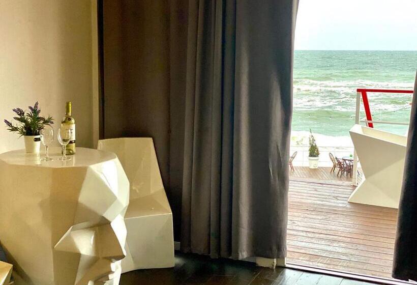 سوییت با چشمانداز دریا, Club House Arkadia Beach