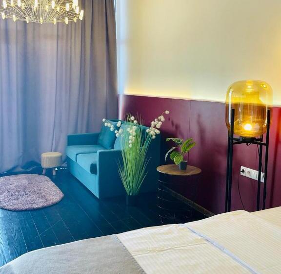 اتاق لوکس با چشمانداز دریا, Club House Arkadia Beach