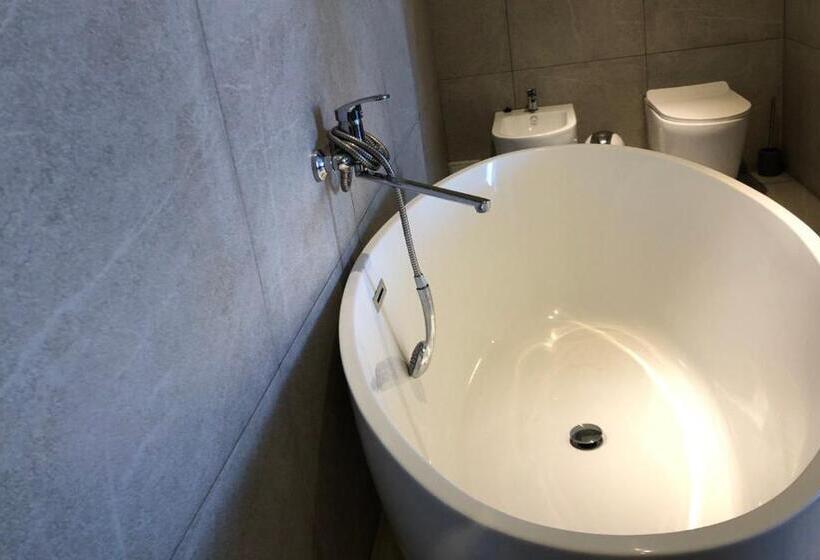 اتاق لوکس با چشمانداز دریا, Club House Arkadia Beach