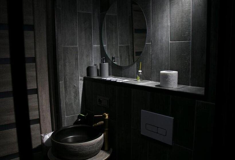 اتاق خانوادگی, Club House Arkadia Beach