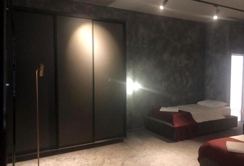 اتاق خانوادگی, Club House Arkadia Beach