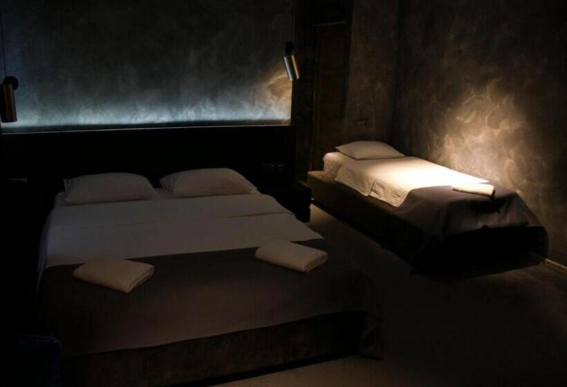 اتاق خانوادگی, Club House Arkadia Beach