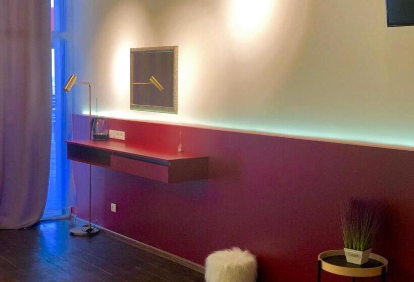 اتاق لوکس با بالکن, Club House Arkadia Beach