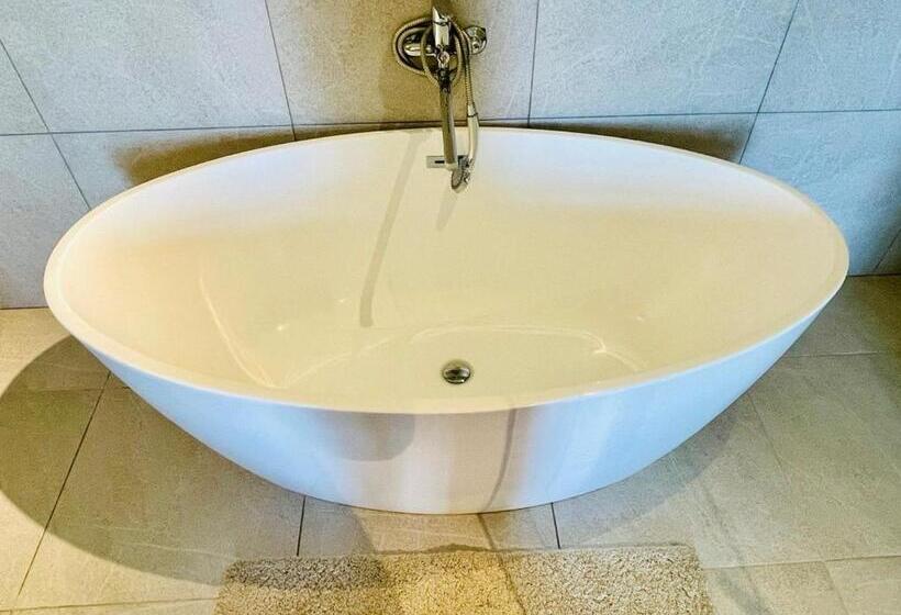 اتاق لوکس با بالکن, Club House Arkadia Beach