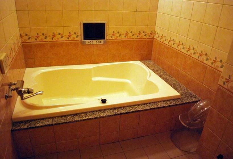 Президентский Люкс, Ena Hotel Venus