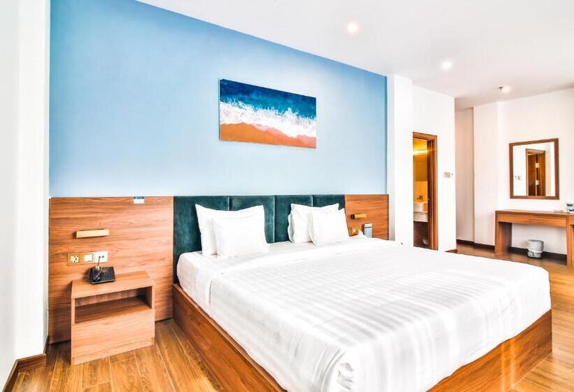 مجموعه ویستا شهر, Grand Lee