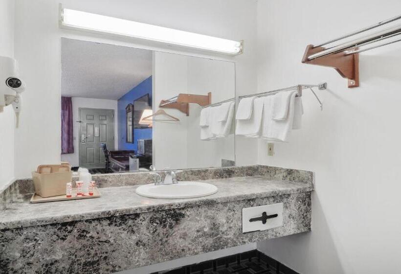 غرفة قياسية سرير كينج لذوى الإحتياجات الخاصة, Lonestar Inn And Suites By Oyo  Erick, Ok