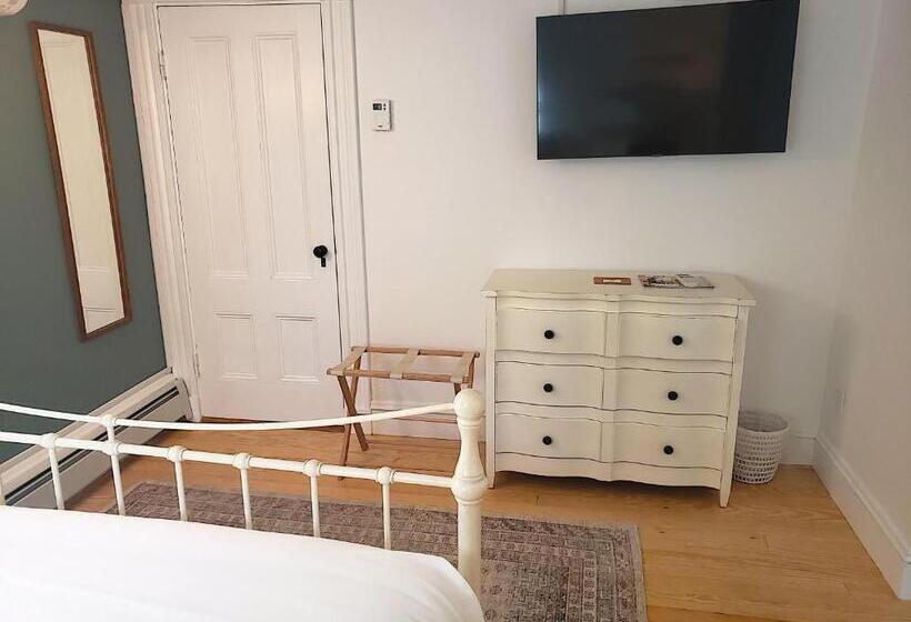 Номер Стандартный Кровать Куин, Sand Bar Cottage Inn