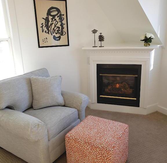 Хижина, Sand Bar Cottage Inn