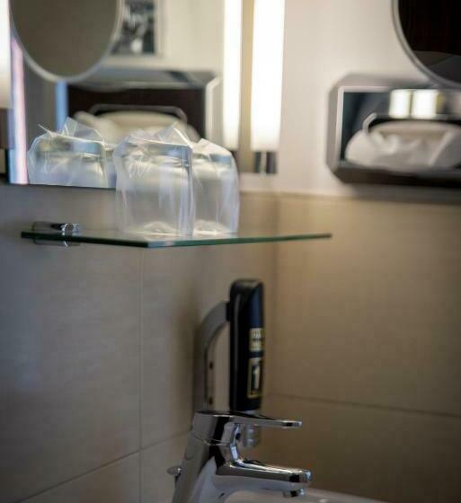 غرفة كومفورت ثلاثية, Wertheimer Stuben