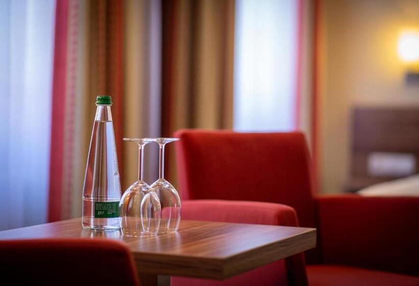 غرفة ديلوكس رباعية, Wertheimer Stuben