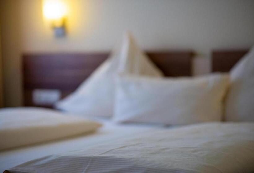 غرفة كومفورت ثلاثية, Wertheimer Stuben