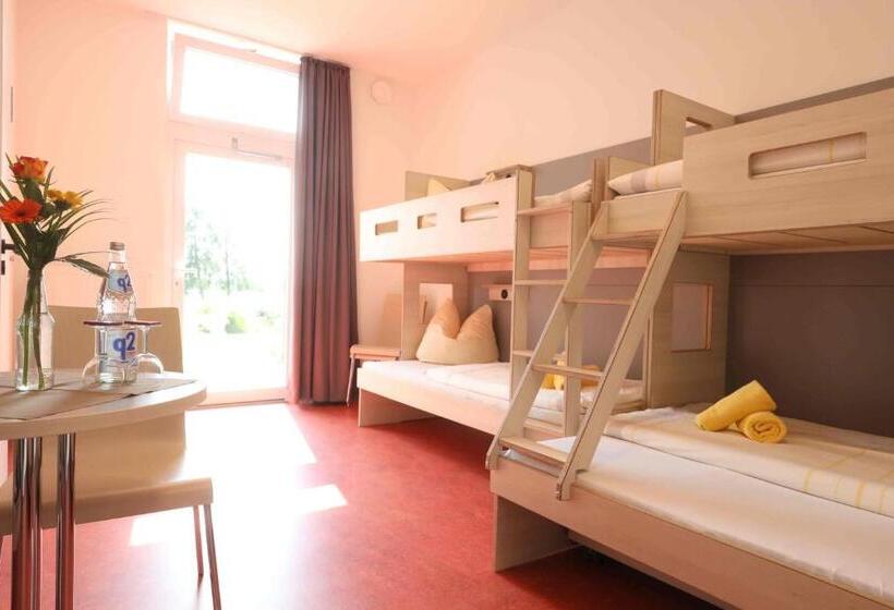 Семейный Номер, Jugendherberge Bad Malente