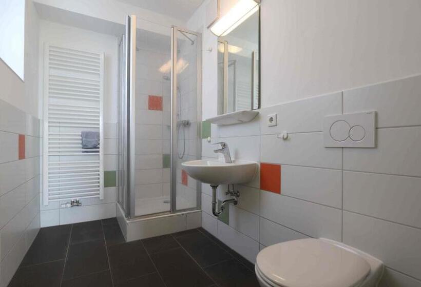 Семейный Номер, Jugendherberge Bad Malente