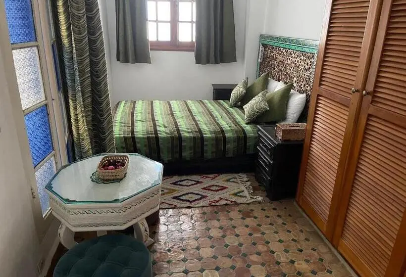 اتاق کلاسیک, Riad Aicha