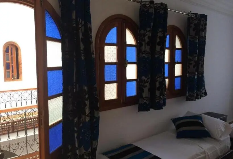 اتاق استاندارد سه نفره, Riad Aicha