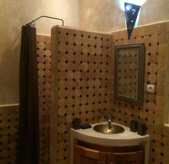 חדר סטנדרט לארבעה, Riad Aicha