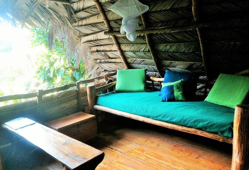 تختخواب در اتاق مشترک, El Hotelito Perdido