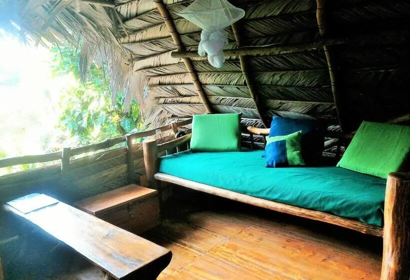 تختخواب در اتاق مشترک, El Hotelito Perdido