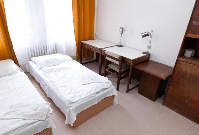 스탠다드 룸 공동 욕실, Hostel Hlávkova