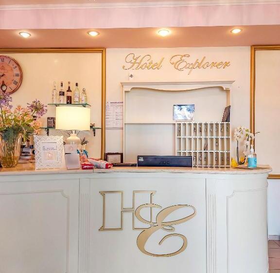 غرفة كومفورت ثلاثية, Explorer