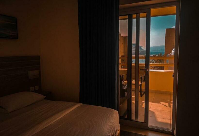 اتاق لوکس با چشمانداز دریا, La Riva