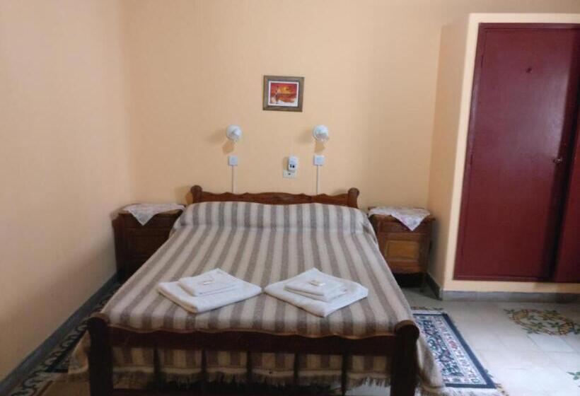 חדר סטנדרט, Plaza