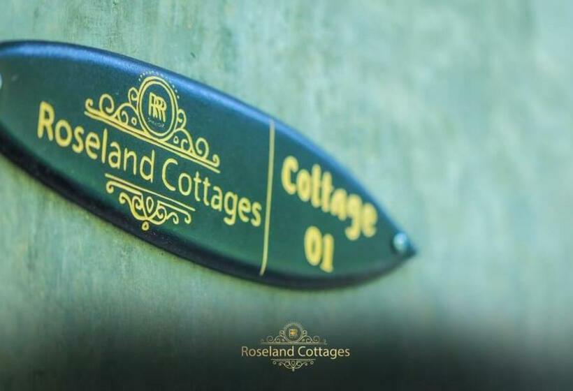 اتاق لوکس سه تخته, Roseland Cottages