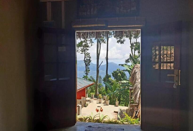 اتاق خانوادگی, Roseland Cottages