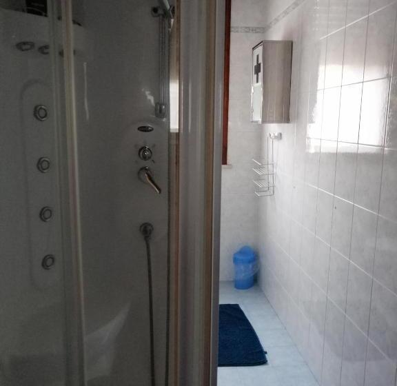 اتاق استاندارد سه نفره, Civico 26