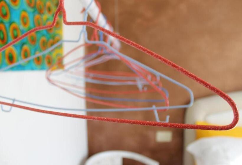 اتاق استاندارد سه نفره, Civico 26