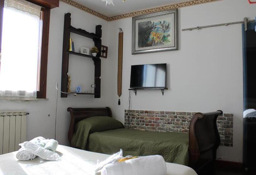 اتاق استاندارد سه نفره, Civico 26